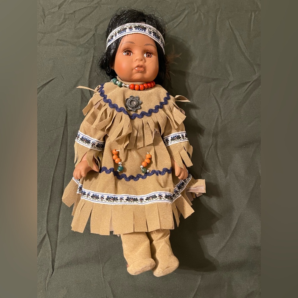 Goldenvale Native American‎ - style Porcelain Doll - Collectable - 1/2000